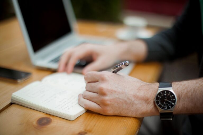 Why Learning Spanish Can Improve Your Resume 